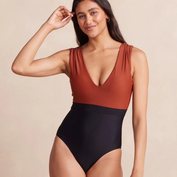 🌻NEW Summersalt The Ruched Backflip Swimsuit in Amber/Sea Urchin | Size 2 - Picture 2 of 10